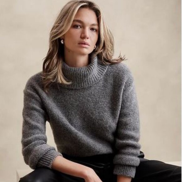Banana Republic Oversized Turtleneck Sweater - Picture 1 of 4